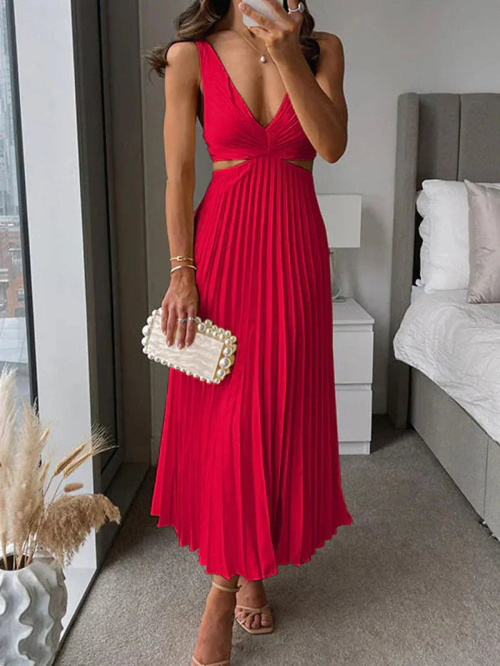 Zampia - Elegant Dress With Slit And Sculpted Waist