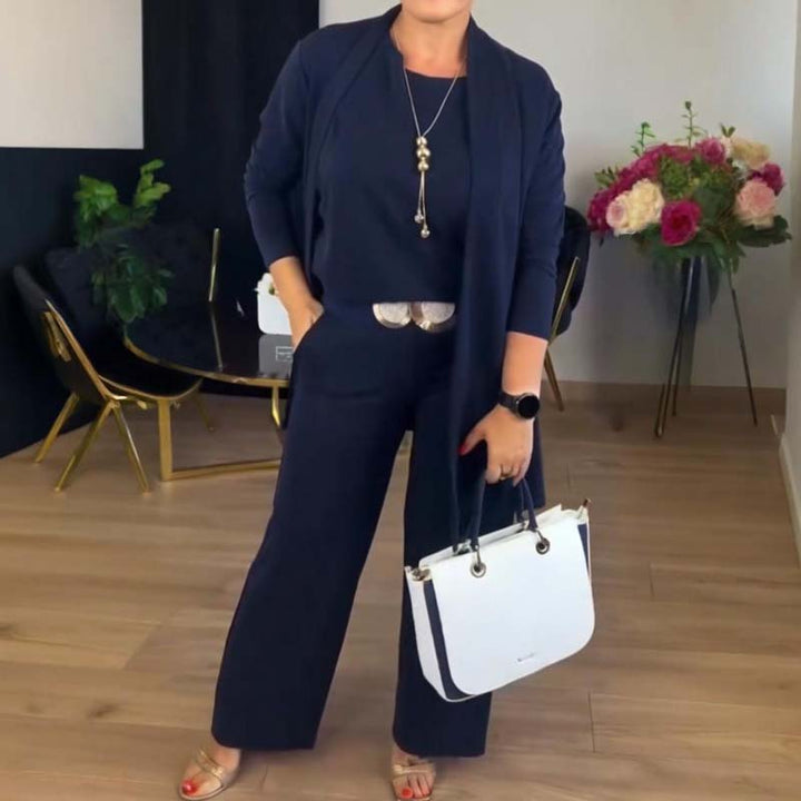 Elegant 3-piece set including a long cardigan